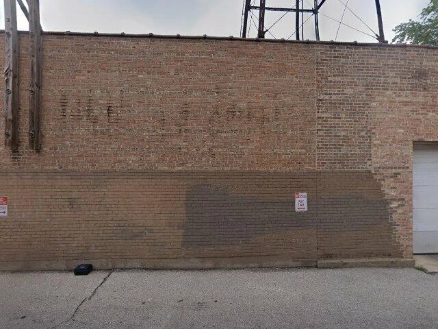 House image located at Chicago, IL 60609