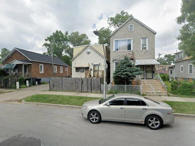 House image located at Chicago, IL 60609