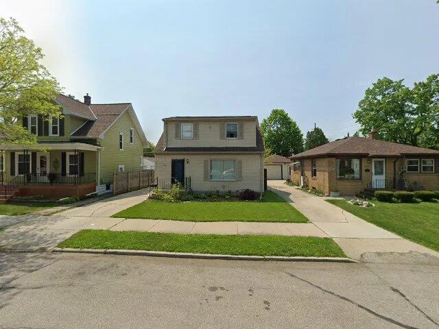 House image located at Racine, WI 53402