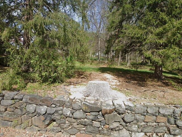 House image located at North Scituate, RI 02857