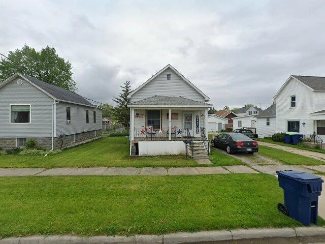 House image located at Bay City, MI 48706