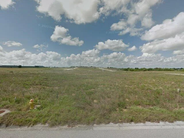 House image located at Dundee, FL 33838