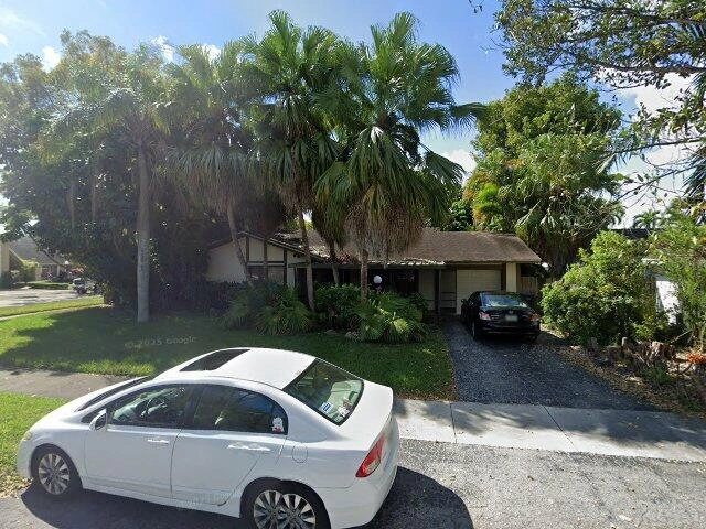 House image located at Miami, FL 33186