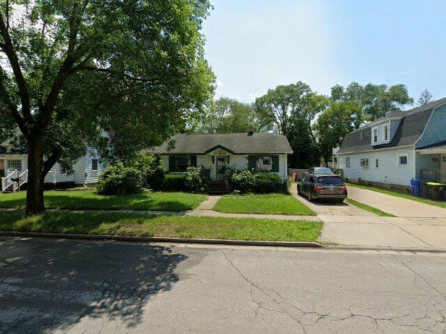 House image located at Midland, MI 48640
