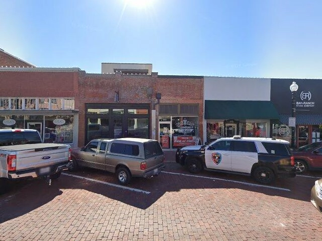 House image located at Davenport, IA 52803