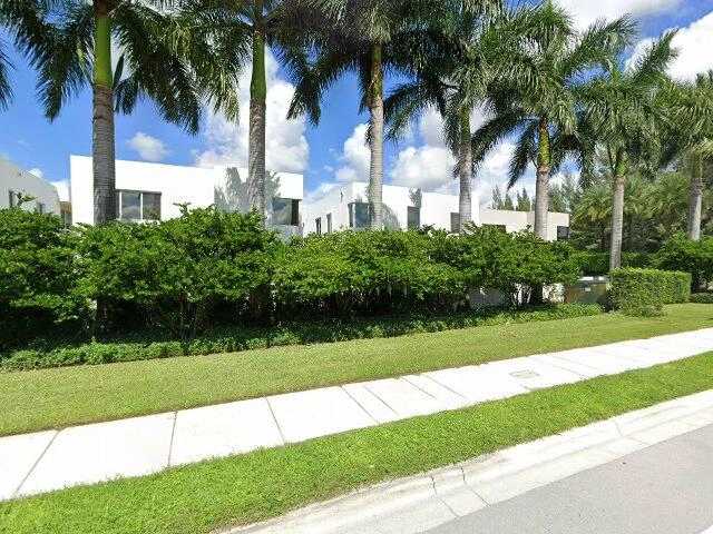 House image located at Miami, FL 33178