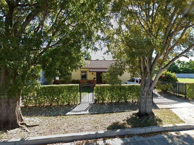 House image located at Miami, FL 33135
