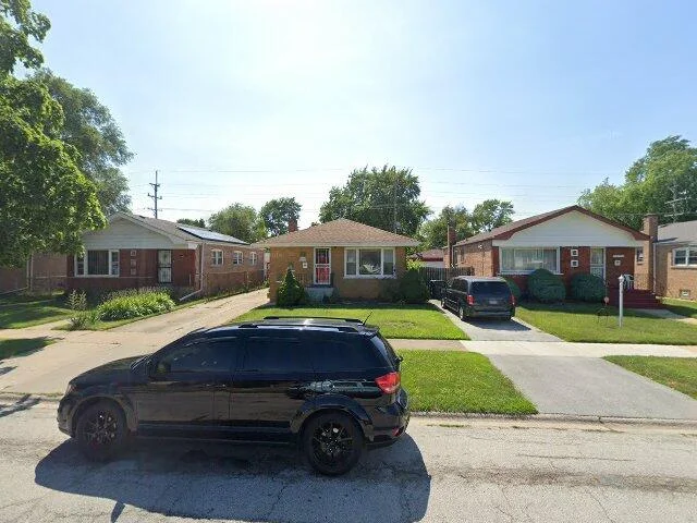 House image located at Dolton, IL 60419