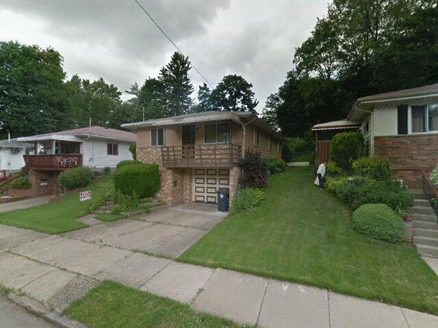 House image located at Akron, OH 44310
