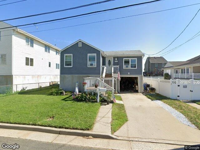 House image located at Keyport, NJ 07735