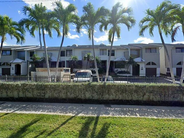 House image located at Miami, FL 33181