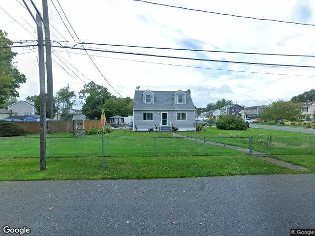 House image located at West Islip, NY 11795