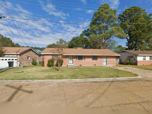 House image located at Jackson, MS 39213