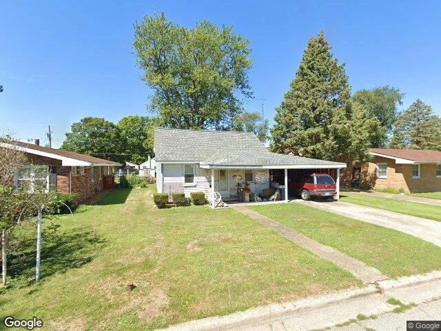 House image located at Canton, IL 61520