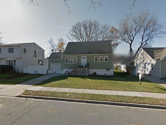 House image located at Freeport, NY 11520