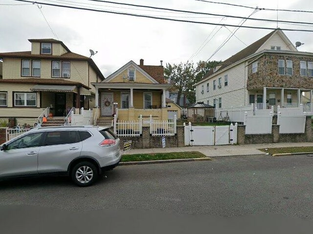 House image located at Paterson, NJ 07513