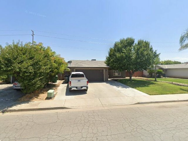 House image located at Lindsay, CA 93247