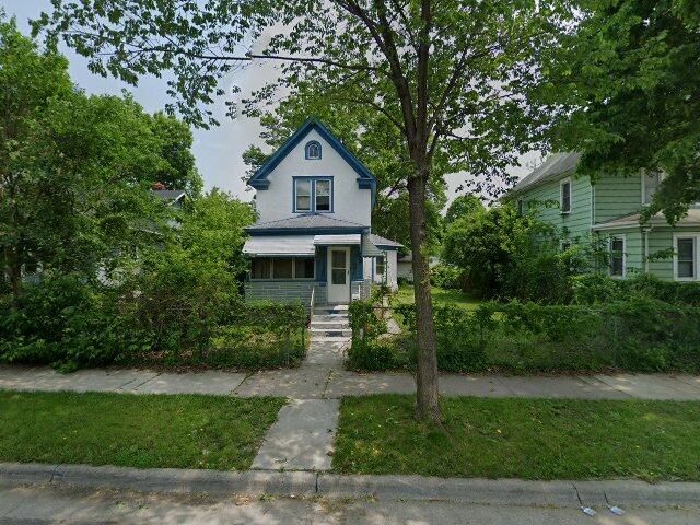 House image located at Minneapolis, MN 55411