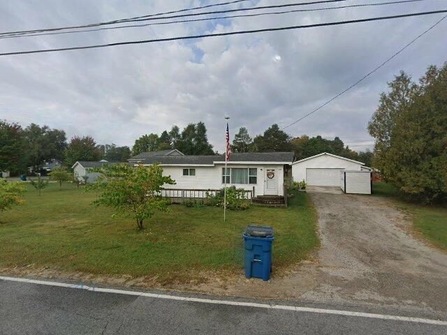 House image located at Howard City, MI 49329