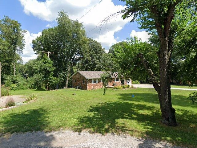 House image located at Pekin, IL 61554