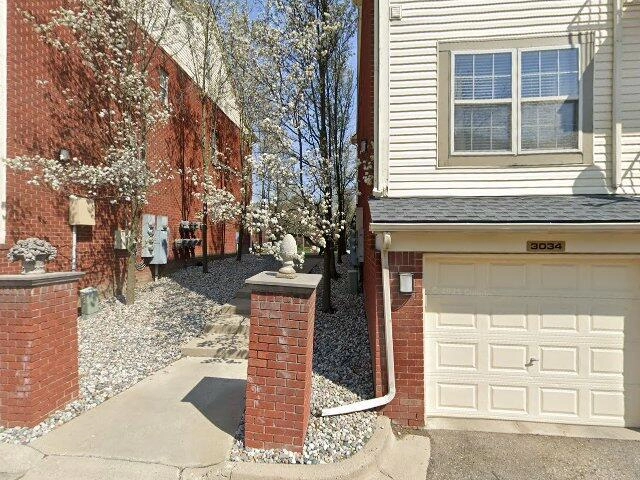 House image located at Troy, MI 48084