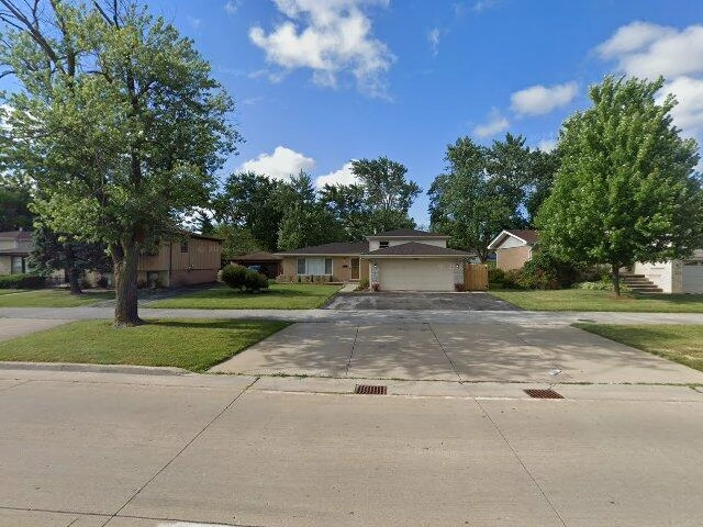 House image located at South Holland, IL 60473
