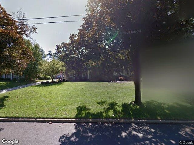 House image located at Riverton, NJ 08077