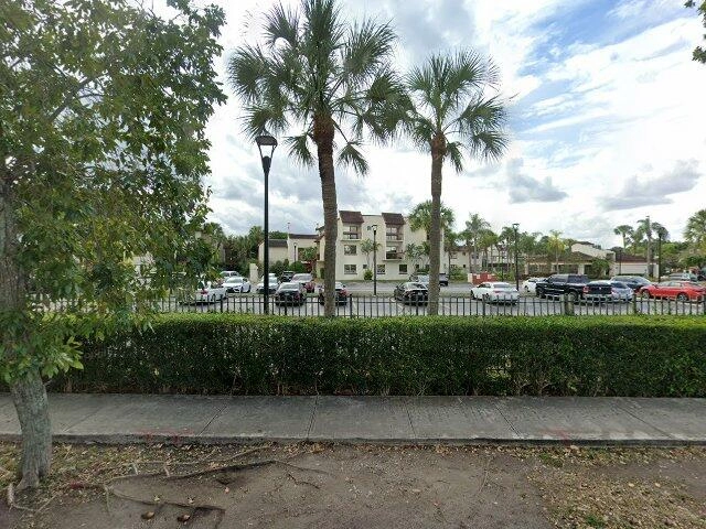 House image located at Miami, FL 33193