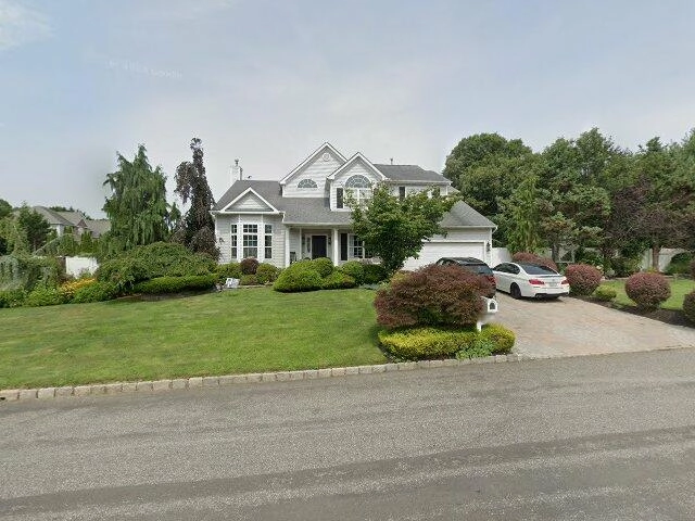 House image located at Manorville, NY 11949