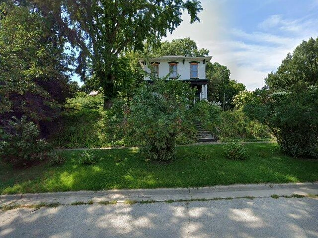 House image located at Burlington, IA 52601