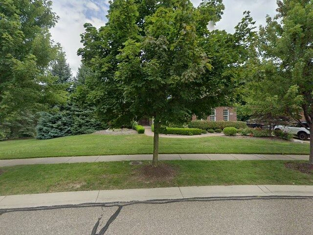 House image located at Novi, MI 48374