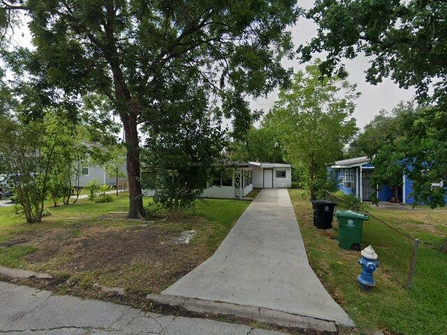 House image located at Houston, TX 77033