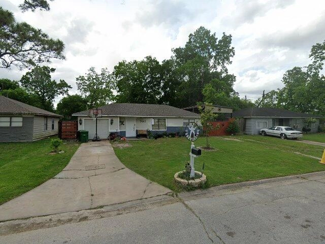 House image located at Houston, TX 77016