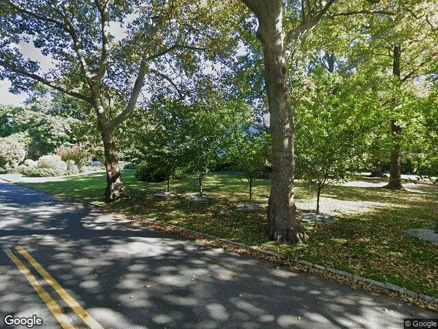 House image located at Hewlett, NY 11557