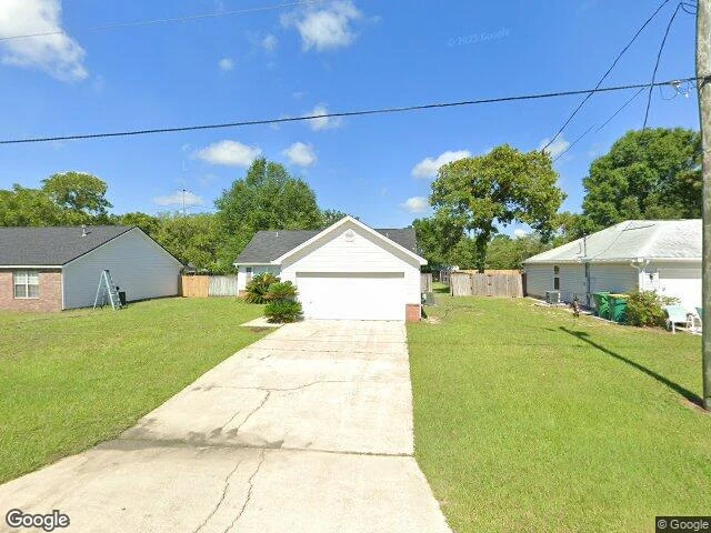 House image located at Crestview, FL 32539