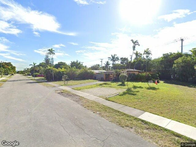 House image located at Miami, FL 33162