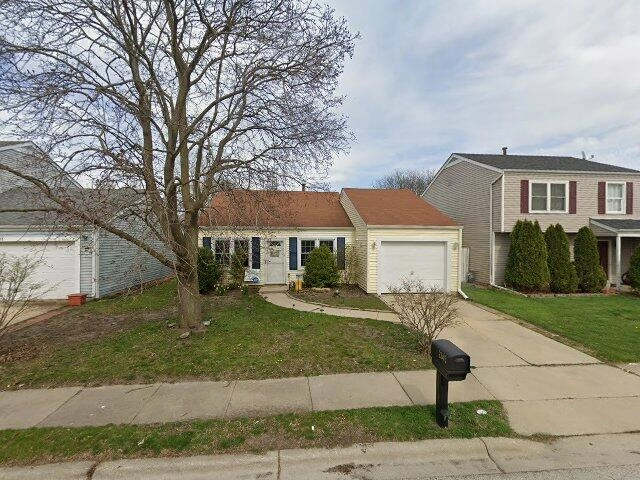 House image located at Aurora, IL 60506