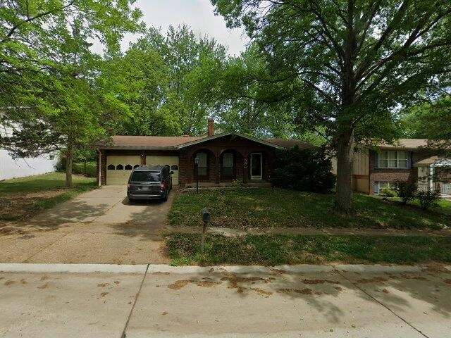 House image located at Ballwin, MO 63021