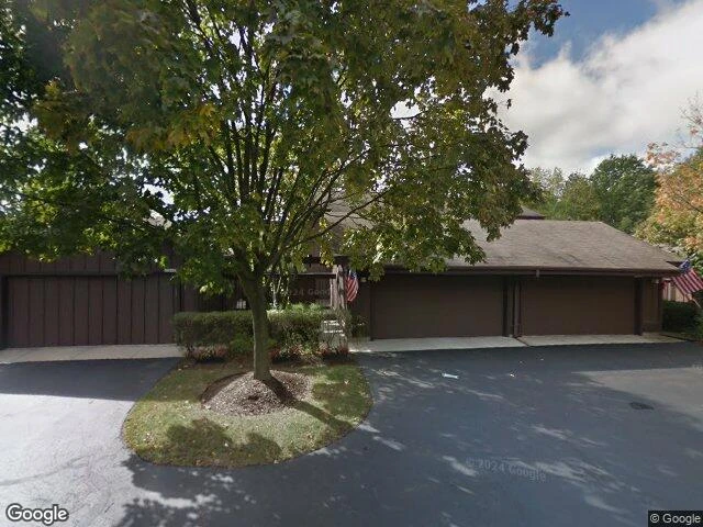 House image located at Saint Charles, IL 60175