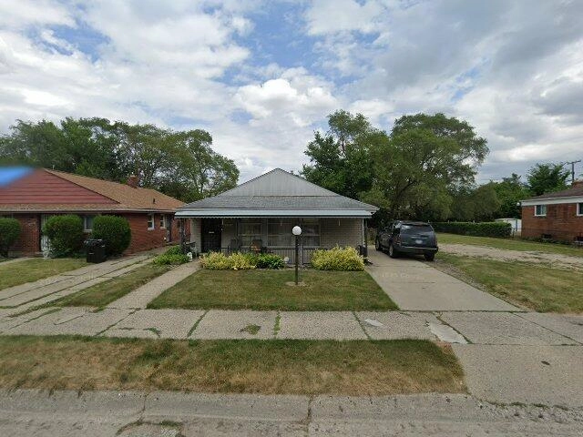 House image located at Trenton, MI 48183