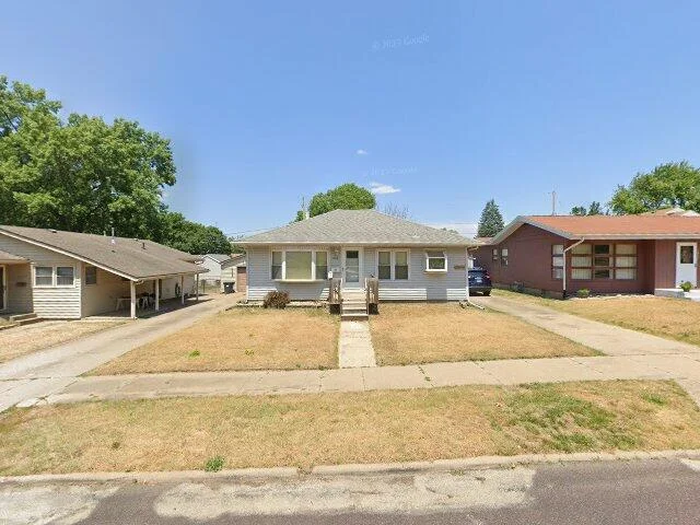 House image located at Pekin, IL 61554