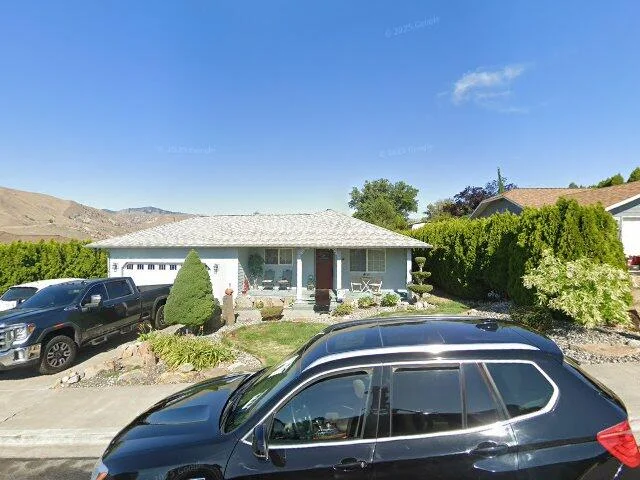 House image located at East Wenatchee, WA 98802
