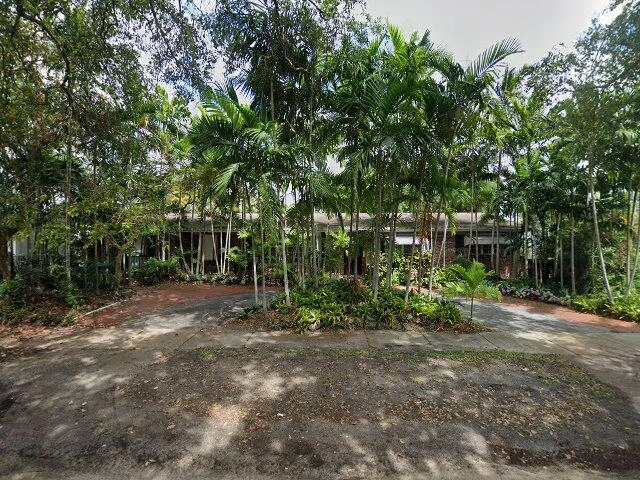 House image located at Miami, FL 33162