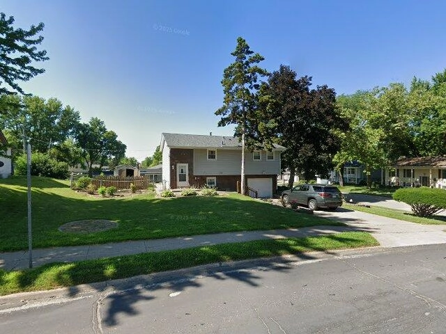 House image located at Davenport, IA 52806