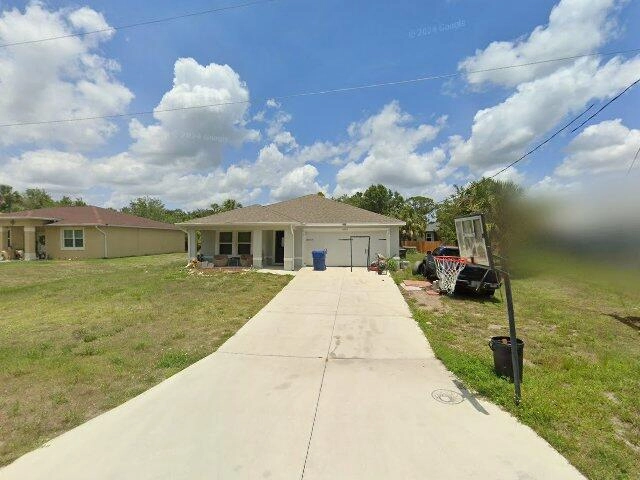 House image located at Labelle, FL 33935