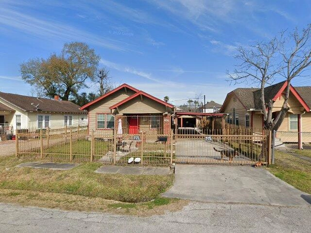 House image located at Houston, TX 77012