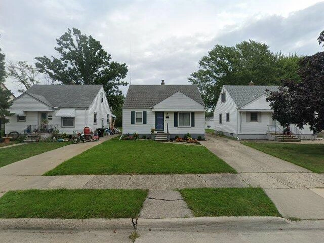 House image located at Roseville, MI 48066