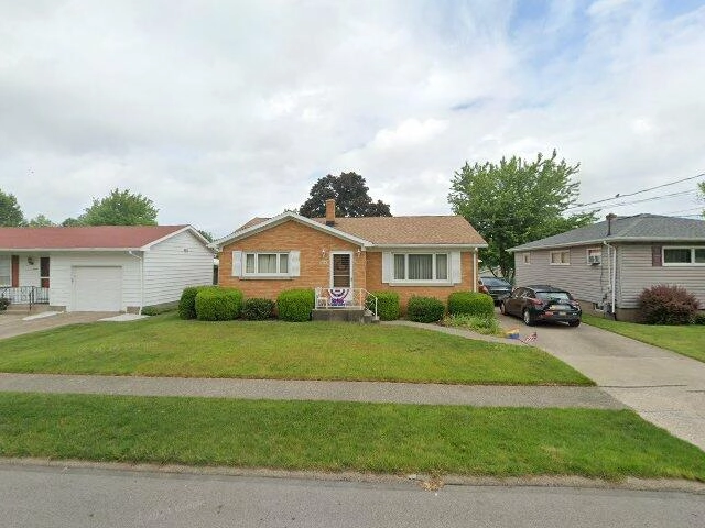 House image located at Davenport, IA 52806