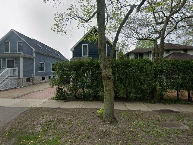 House image located at Winnetka, IL 60093