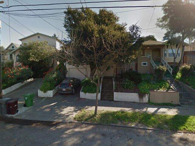 House image located at Oakland, CA 94602